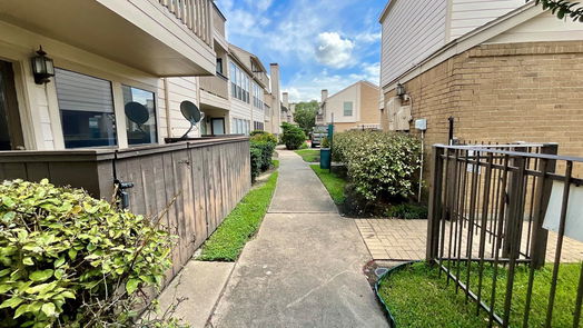 Houston 1-story, 2-bed 2277 S Kirkwood Road 301-idx