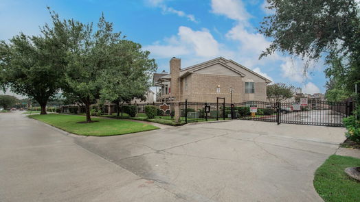 Houston 1-story, 2-bed 12550 Whittington Drive 407-idx