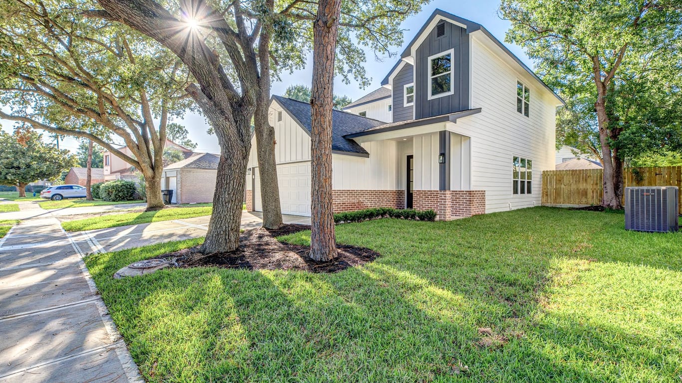 Houston 2-story, 3-bed 11662 Southlake Drive-idx