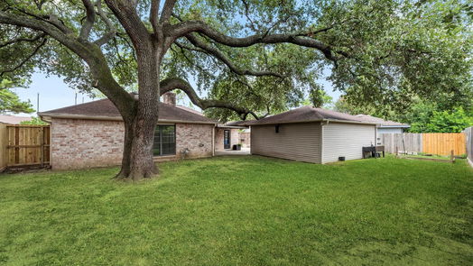 Houston 1-story, 4-bed 2219 Briarview Drive-idx