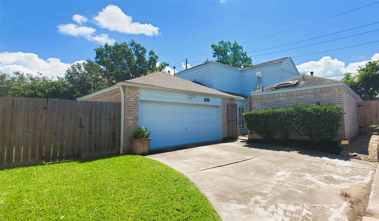 Houston 2-story, 3-bed 12800 Briar Forest Drive 108-idx