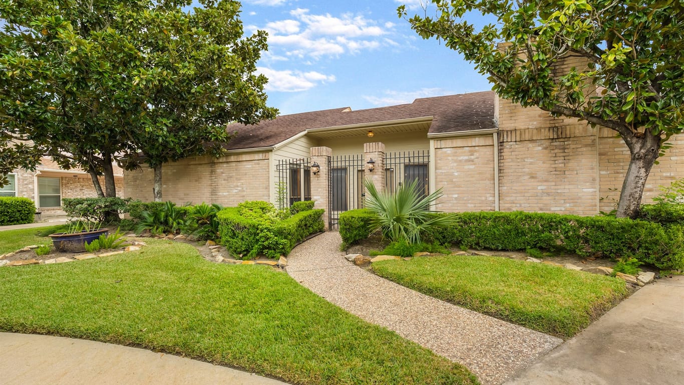 Houston 1-story, 4-bed 2419 Willow Lake Drive-idx