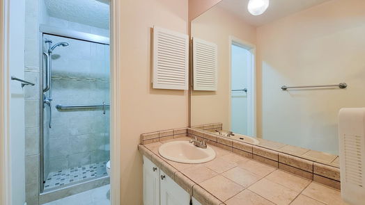 Houston 1-story, 2-bed 11813 Southlake Dr-idx