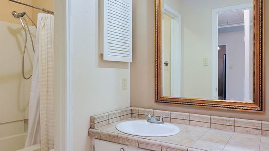 Houston 1-story, 2-bed 11813 Southlake Dr-idx