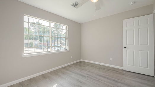 Houston 1-story, 3-bed 8727 Valley Forest Drive-idx
