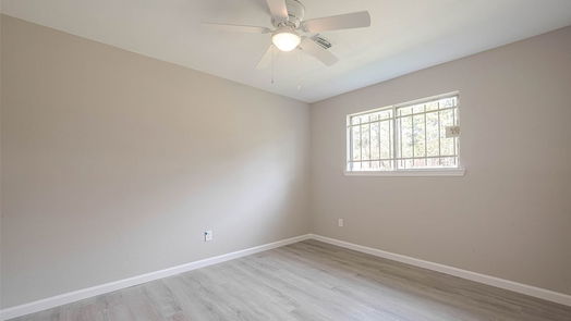 Houston 1-story, 3-bed 8727 Valley Forest Drive-idx