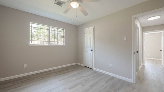 Houston 1-story, 3-bed 8727 Valley Forest Drive-idx