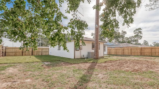 Houston 1-story, 3-bed 8727 Valley Forest Drive-idx