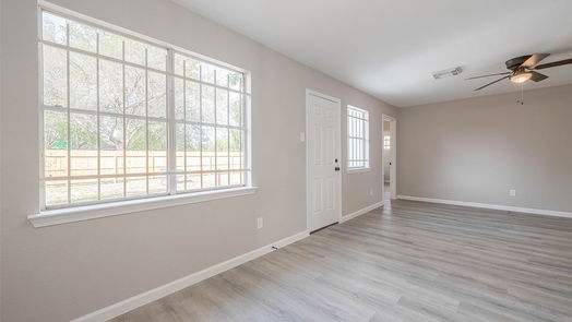 Houston 1-story, 3-bed 8727 Valley Forest Drive-idx