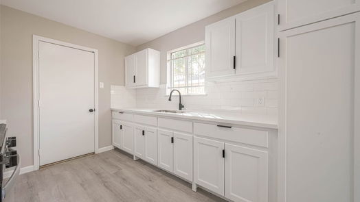 Houston 1-story, 3-bed 8727 Valley Forest Drive-idx