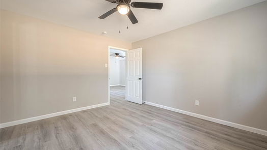 Houston 1-story, 3-bed 8727 Valley Forest Drive-idx