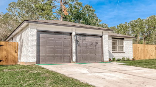 Houston 1-story, 3-bed 8727 Valley Forest Drive-idx