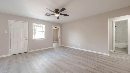 Houston 1-story, 3-bed 8727 Valley Forest Drive-idx