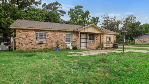 Houston 1-story, 3-bed 9731 Trumpet Street-idx