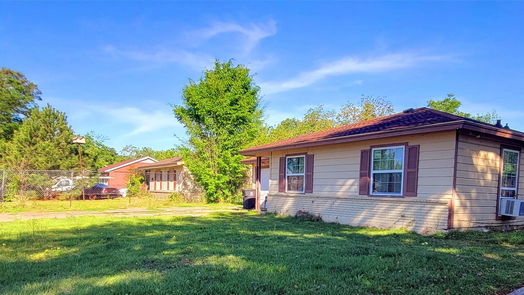 Houston 1-story, 3-bed 9315 Oak Knoll Lane-idx