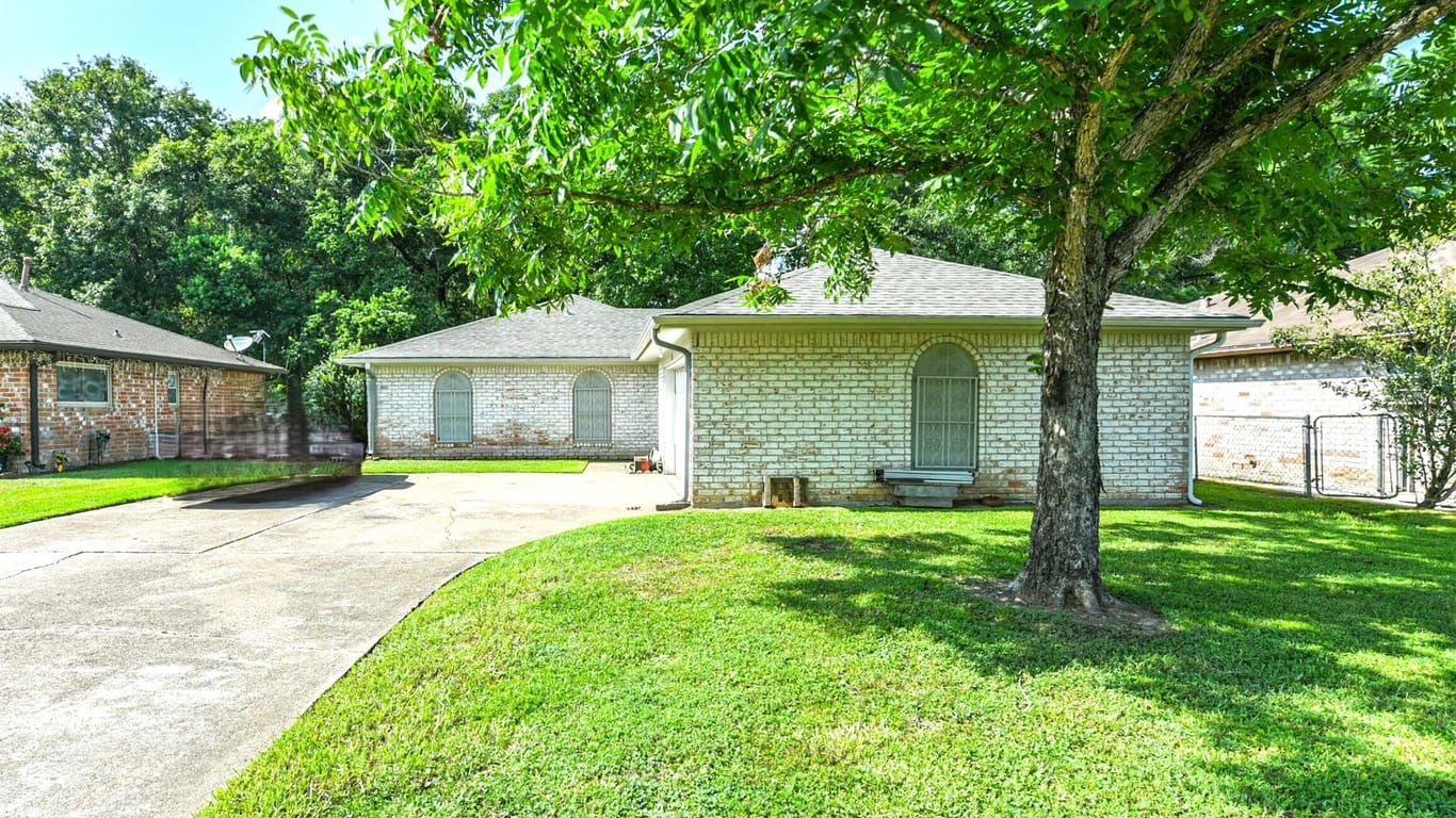 Houston 1-story, 3-bed 9943 Valley Lake Drive-idx