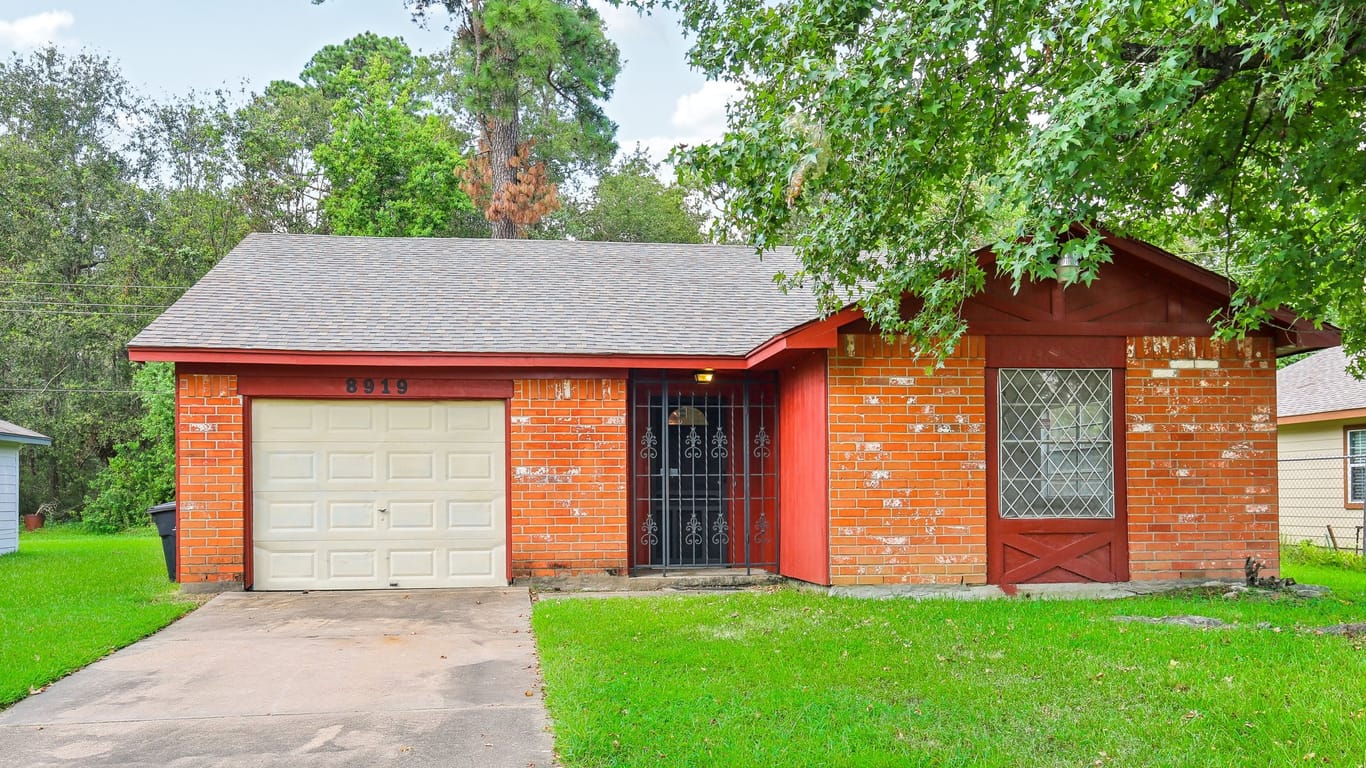 Houston 1-story, 2-bed 8919 Valley Hollow Drive-idx