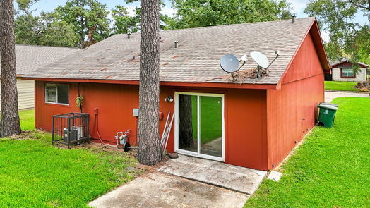 Houston 1-story, 2-bed 8919 Valley Hollow Drive-idx