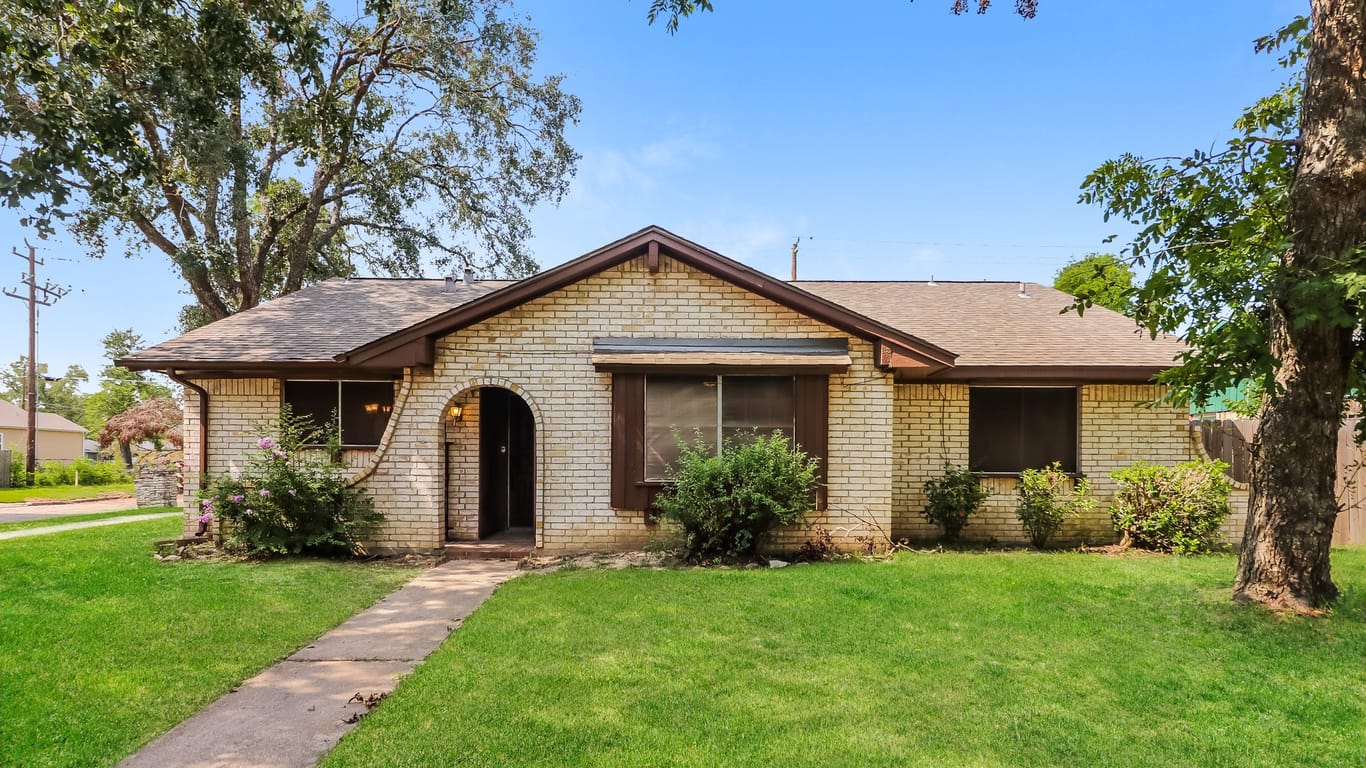 Houston 1-story, 3-bed 8403 Bigwood Street-idx