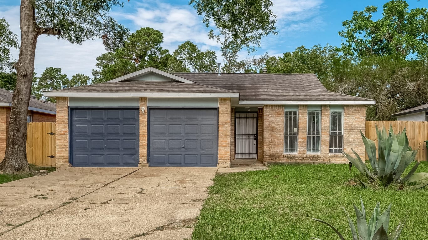 Houston 1-story, 3-bed 8723 Valley Forest Drive-idx