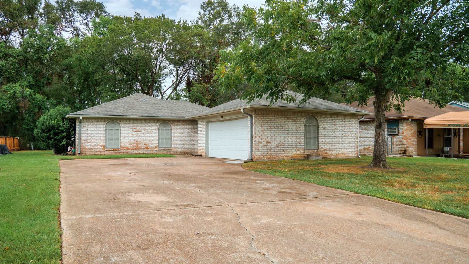 Houston 1-story, 3-bed 9943 Valley Lake Drive-idx