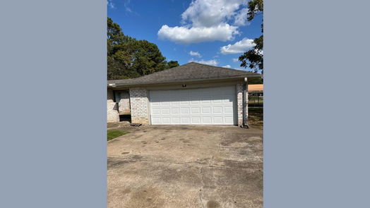 Houston 1-story, 3-bed 9943 Valley Lake Drive-idx