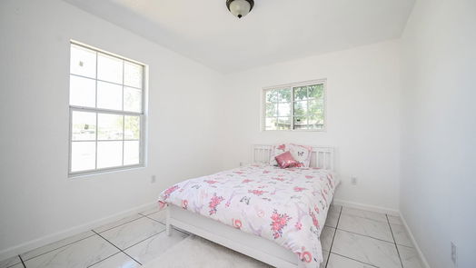 Houston 1-story, 4-bed 9254 Oak Knoll Lane-idx