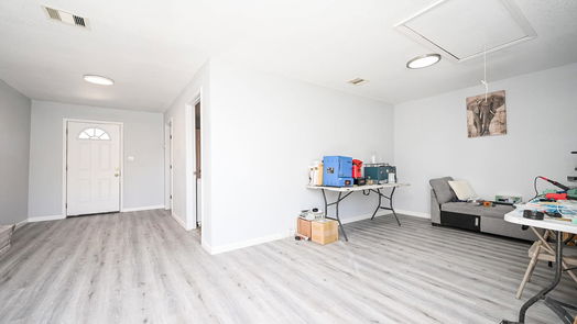 Houston 1-story, 4-bed 9254 Oak Knoll Lane-idx