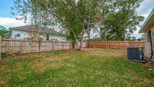 Houston null-story, 3-bed 8619 Valley Forest Drive-idx