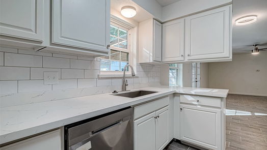 Houston 1-story, 3-bed 10014 Valley Wind Drive NE-idx