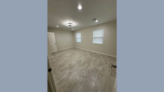 Houston null-story, 5-bed 10103 Valley Park Drive-idx