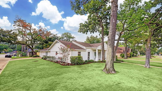 Houston 1-story, 4-bed 890 N Wilcrest Drive-idx
