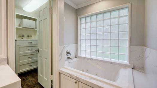 Houston 1-story, 4-bed 890 N Wilcrest Drive-idx