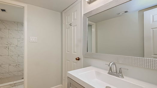 Houston 2-story, 4-bed 880 Tully Road 2-idx