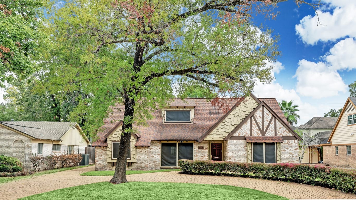 Houston 2-story, 5-bed 914 N Wilcrest Drive-idx