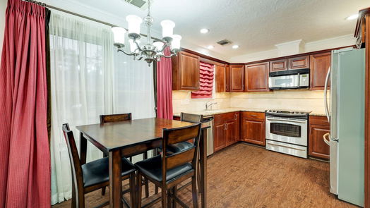 Houston 2-story, 5-bed 914 N Wilcrest Drive-idx