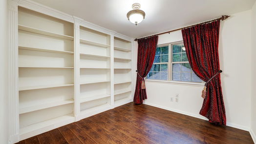Houston 2-story, 5-bed 914 N Wilcrest Drive-idx