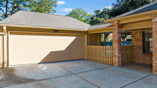 Houston 2-story, 4-bed 15818 S Barkers Landing Road-idx