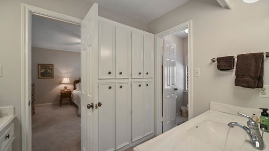 Houston 2-story, 4-bed 15818 S Barkers Landing Road-idx