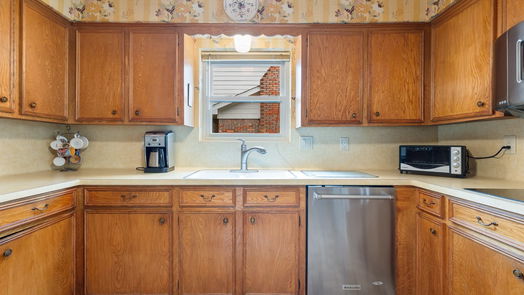 Houston 1-story, 4-bed 818 Thicket Lane-idx