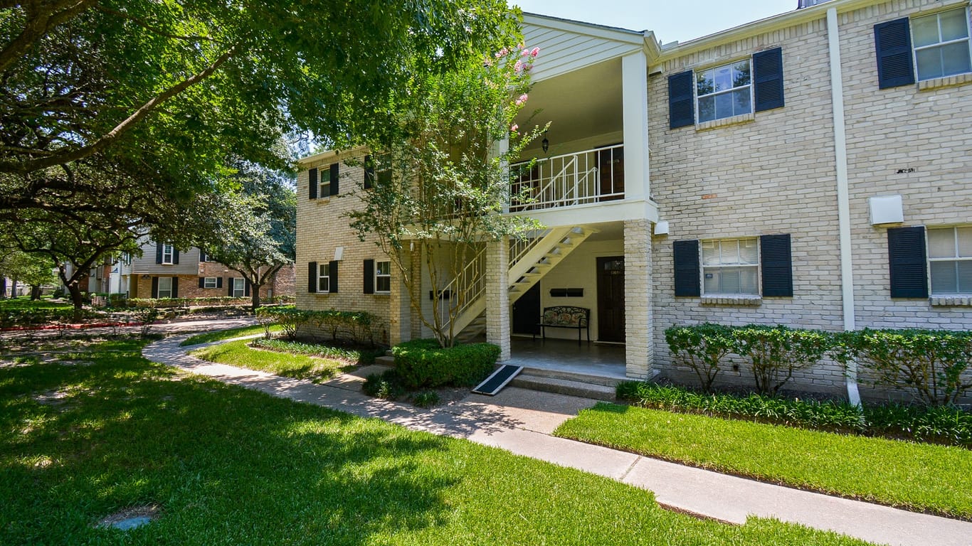 Houston 1-story, 1-bed 13026 Trail Hollow Drive A-8-idx