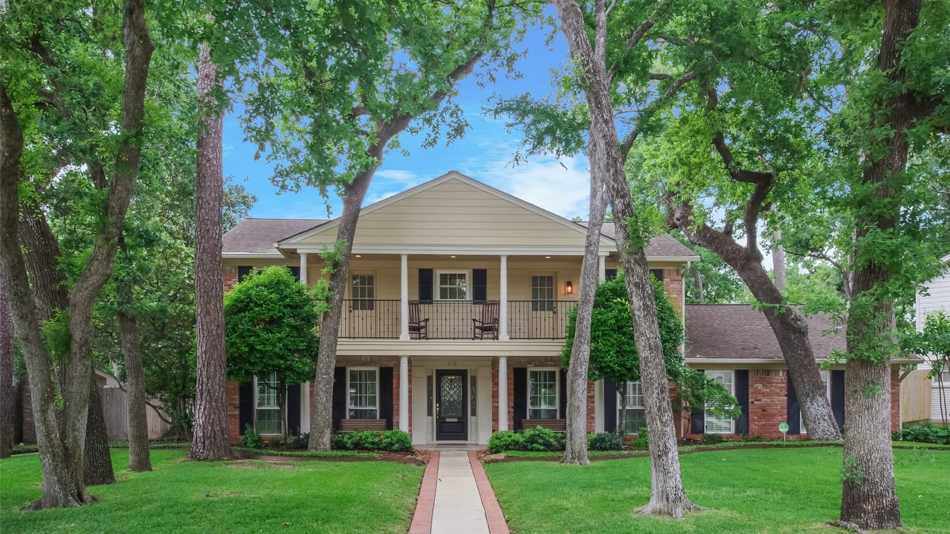Houston 2-story, 5-bed 655 W Forest Drive-idx