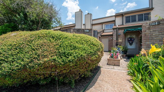 Houston 2-story, 2-bed 710 Country Place Drive H-idx