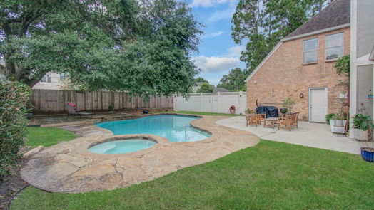 Houston 2-story, 4-bed 811 Walkwood Court-idx