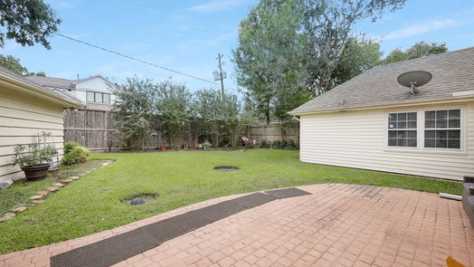 Houston 1-story, 4-bed 330 N Wilcrest Drive-idx