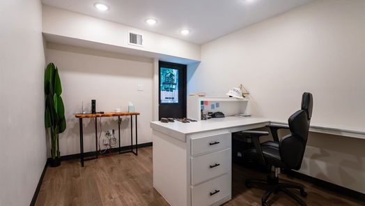 Houston 1-story, 6-bed 9305 Emnora Lane-idx