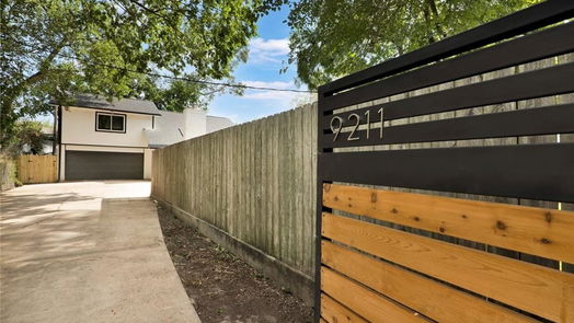 Houston 2-story, 3-bed 9211 Kerrwood Lane-idx