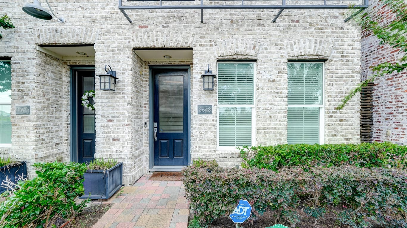 Houston 3-story, 2-bed 8648 Emnora Lane-idx