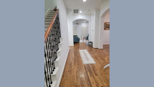 Houston 3-story, 3-bed 8810 Lakeshore Terrace Drive-idx