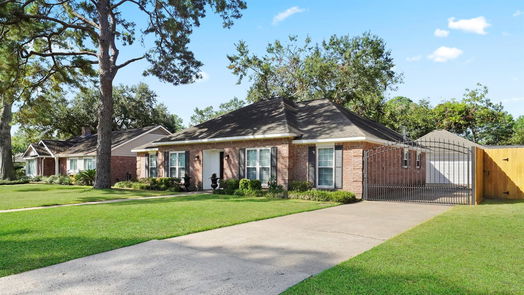 Houston 1-story, 3-bed 2607 Pine Village Drive-idx